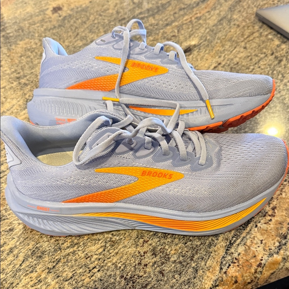 Brooks Ghost 17 size 10